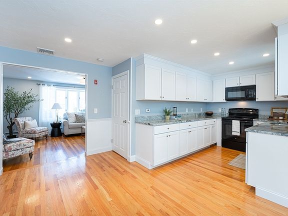 4th image of 108 Azalea Dr