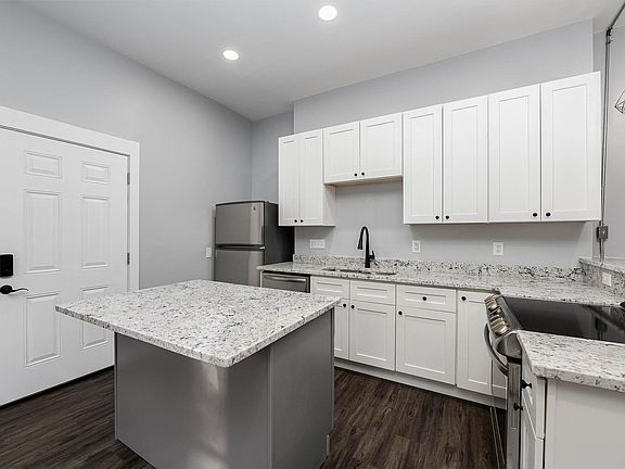 4th image of 213 Mulberry St #1A