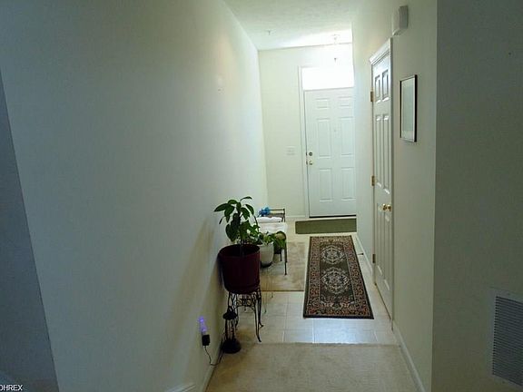 2nd image of 2928 Stratford Way