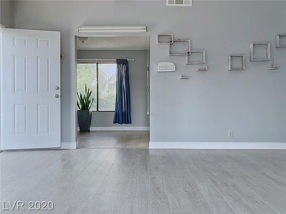 5th image of 4360 Sanderling Cir Unit 60