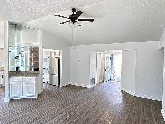 3rd image of 7307 Silver Star Dr