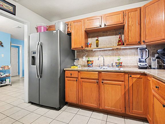 5th image of 1615 Barlow Ave