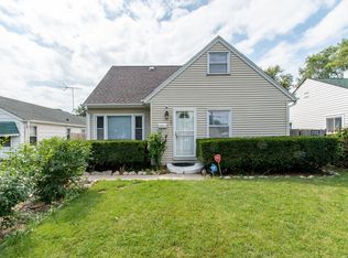 1106 Pine St, Waukegan, IL 60085