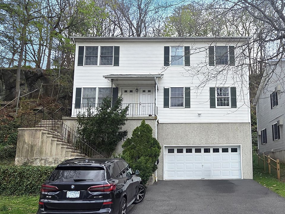 Welcome to 36 Washington Place East!