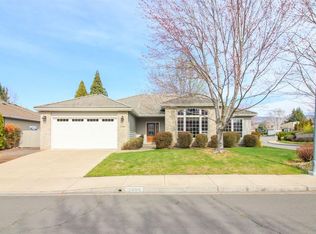 3429 Creek View Dr, Medford, OR 97504