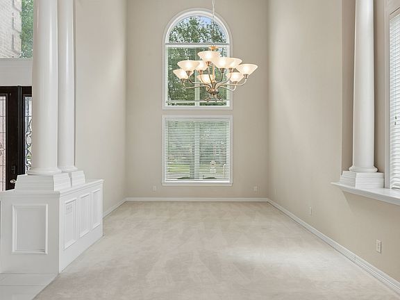 5th image of 904 Lahinch Cir