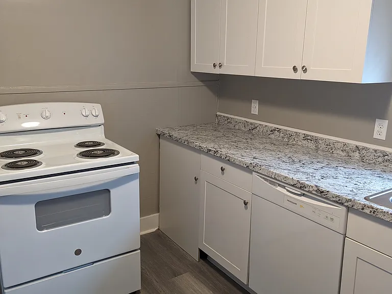 7 Dawson Pl #1 — Photo 3