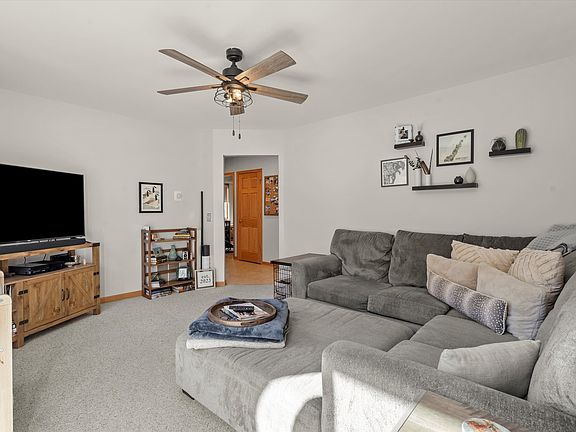 5th image of 5965 N Northwest Hwy APT 201