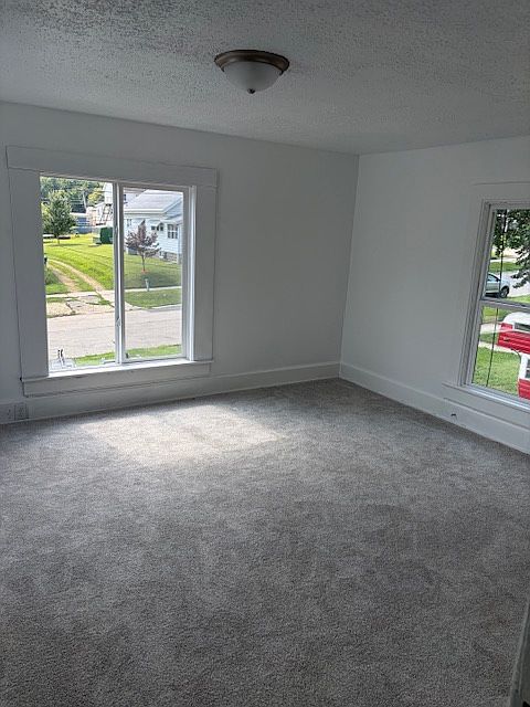 2nd image of 736 N Ottawa Ave