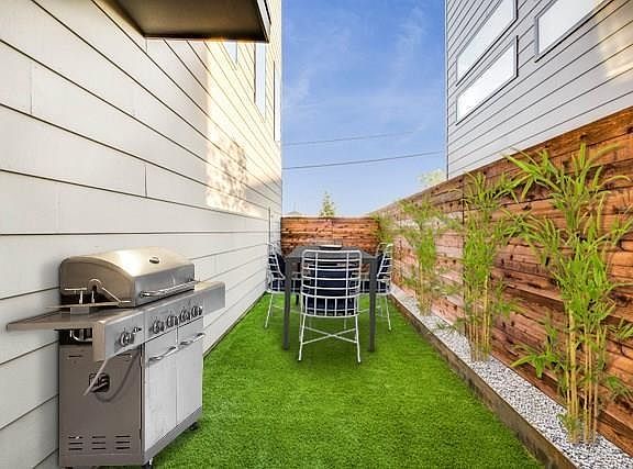 3rd image of 1715 Bennett Ave #102