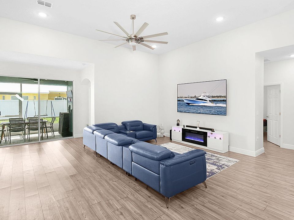 1st image of 2742 SW Palace Avenue