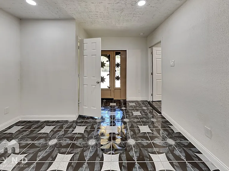 101 Live Oak St — Photo 7