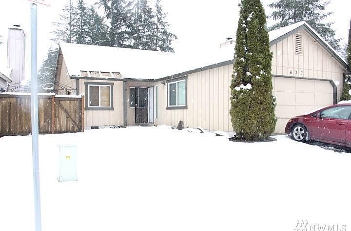 1st image of 635 Malibu Dr SE