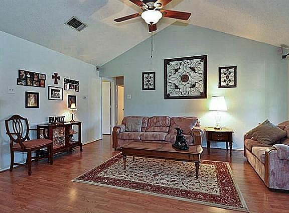 5th image of 512 Claymore Dr