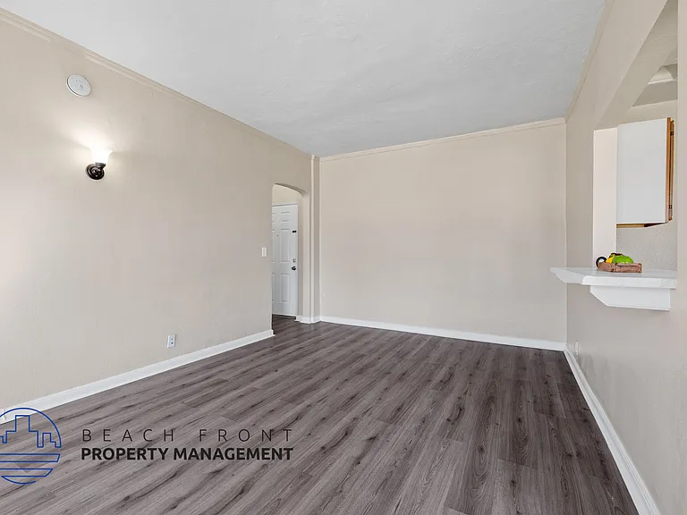 418 S. Normandie Ave — Photo 6