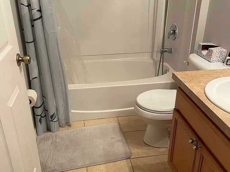 1034 Glencove Ave NW — Photo 12