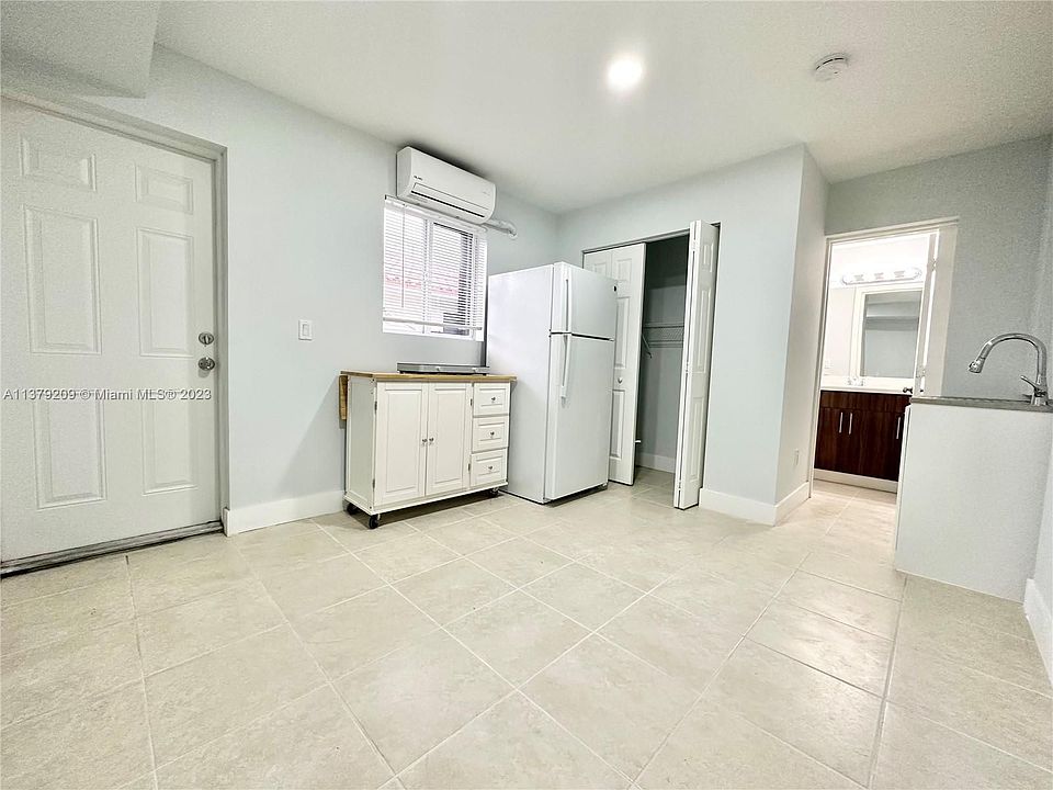 1st image of 430 NW 51st Ave #A