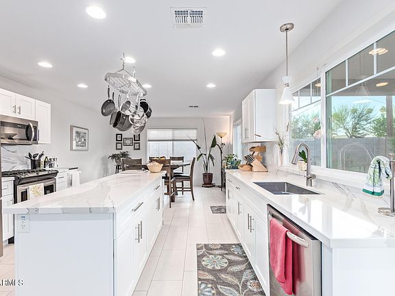 5th image of 1020 E San Juan Avenue