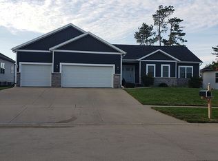 4321 Woodsonia Ct NW, Cedar Rapids, IA 52405