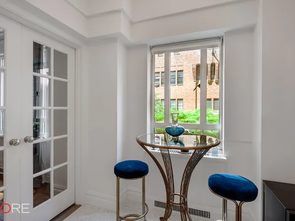 25 Central Park West image 6 of 11