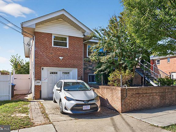 3rd image of 260 45th St NE