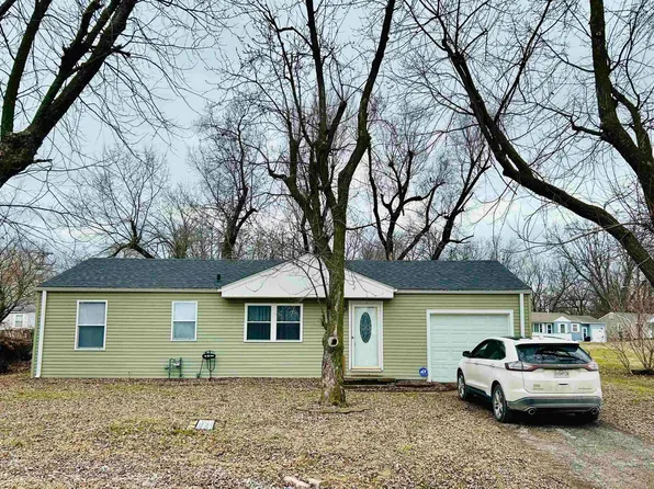113 S County Line Rd, Windsor, MO 65360