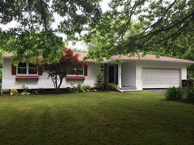 1st image of 107 Granada Dr