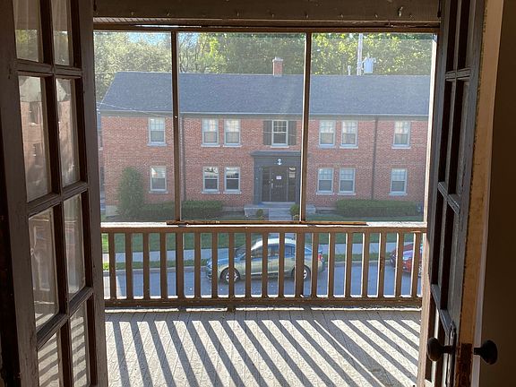 3rd image of 4419 Holly St APT 2N