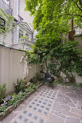 Sold by Compass | media 14