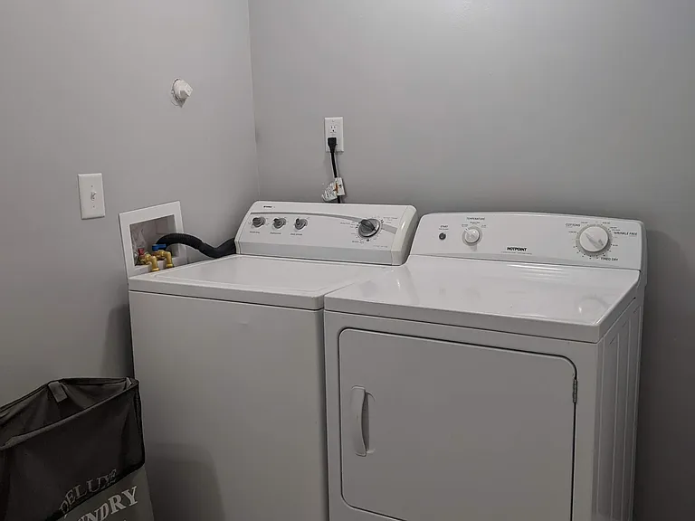 105 Linden Streetlower S — Photo 19