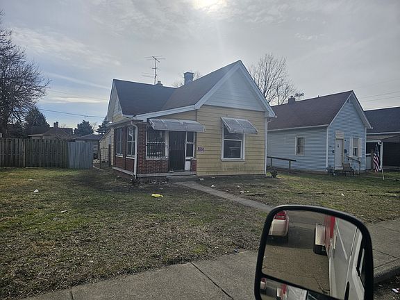 3rd image of 2001 Wilcox St