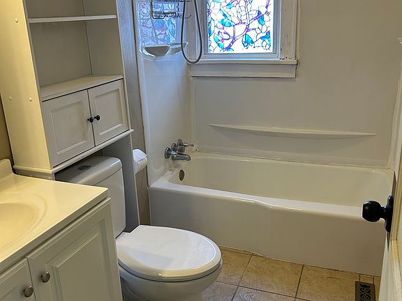 5th image of 124 Chilton Ave