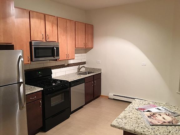 3rd image of 6221 S Kenwood Ave APT 2F