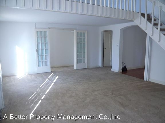 4th image of 915 E Ocean Blvd APT 15