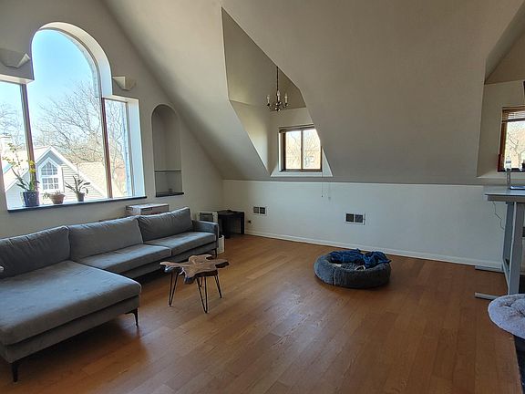 5th image of 4646 N Wolcott Ave