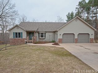 13550 Pine Island Dr NE, Sparta, MI 49345