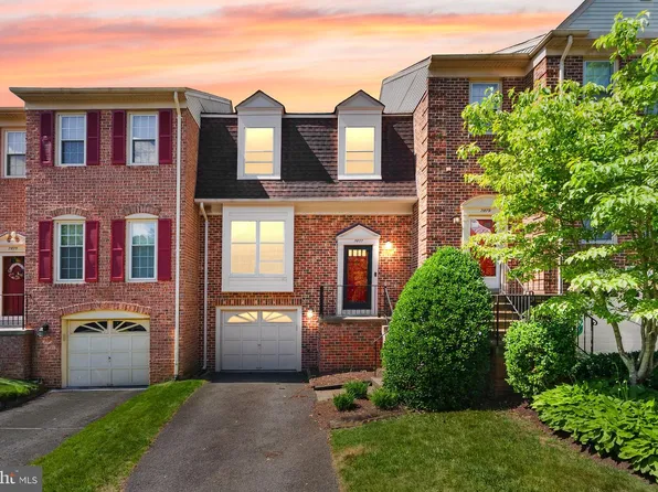 7877 Hampton Village Pass, Annandale, VA 22003