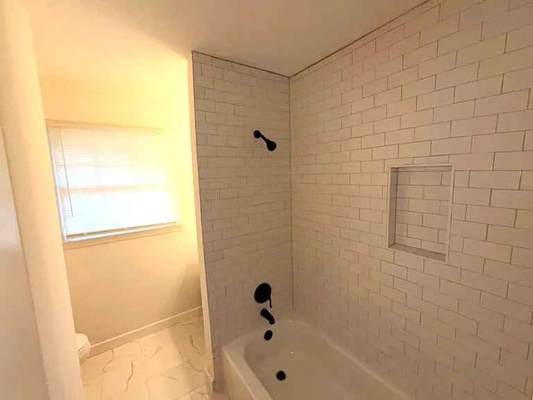 908 Woodale Cir — Photo 13