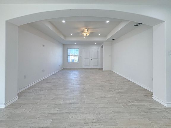 5th image of 416 Graneros Ave