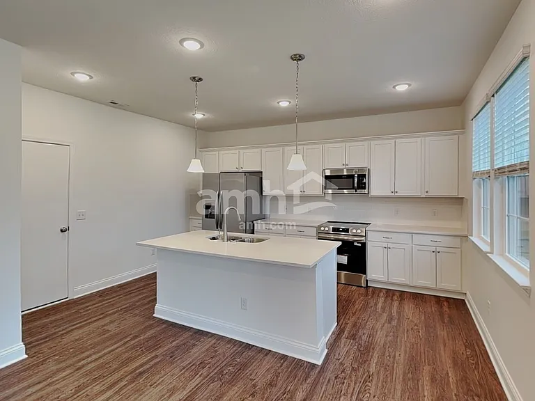 8308 Northpoint Dr — Photo 5