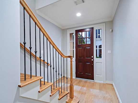 4th image of 3223 N Pemberton Circle Dr