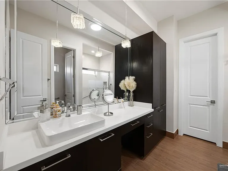 5008 W Sycamore Ave — Photo 10