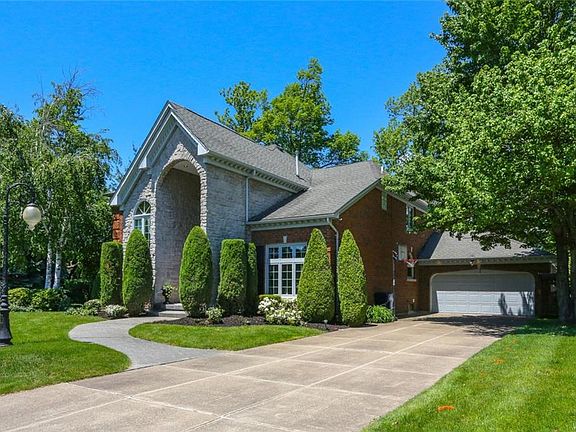 4th image of 5481 Country Club Ln