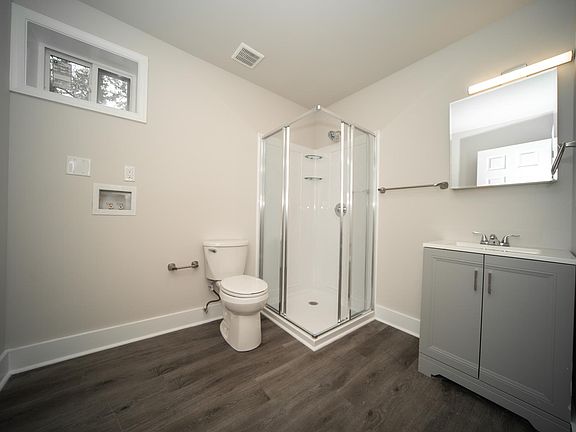 5th image of 2131 S Alden St #5