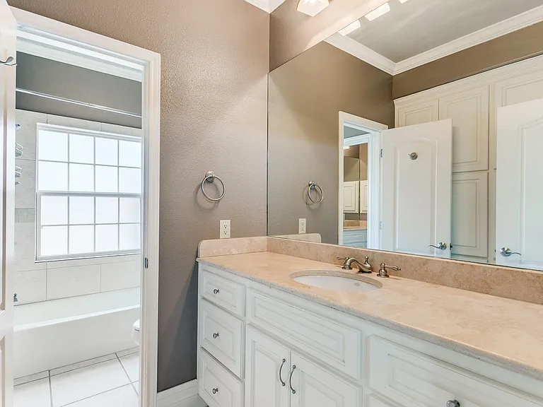 7897 Broadway #702 — Photo 21