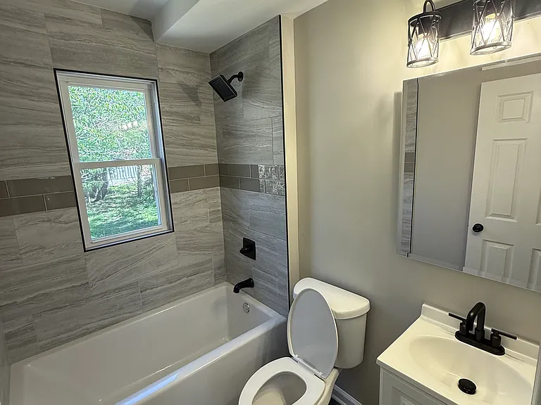 918 W 151st St #1 — Photo 3