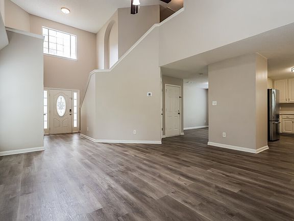 5th image of 545 Wyntuck Dr