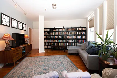 Rented by R New York