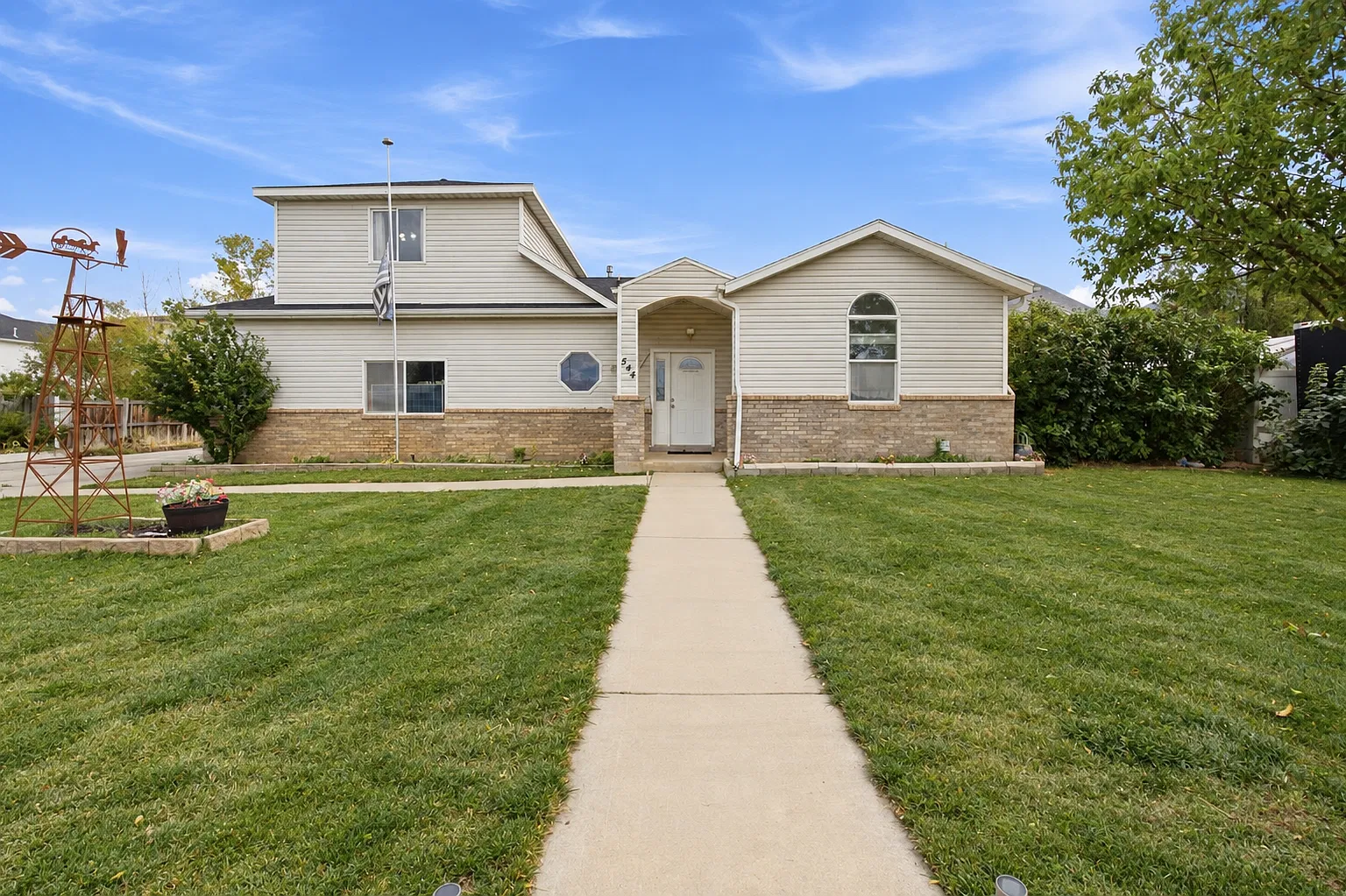 3 bed, 2.5 bath, 1478 sqft, $2,350 — Photo 1
