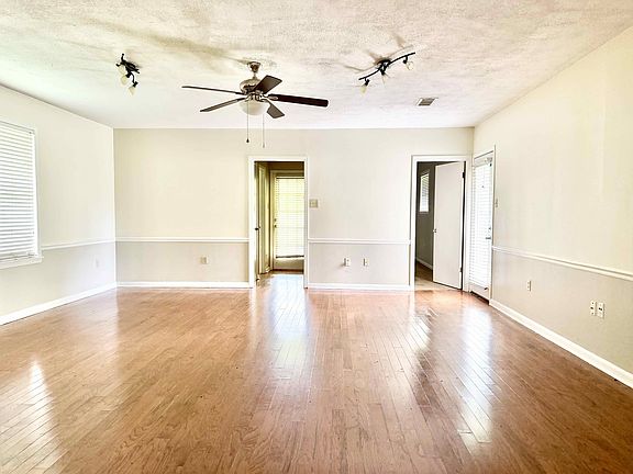 5th image of 9384 S Riveroaks Dr